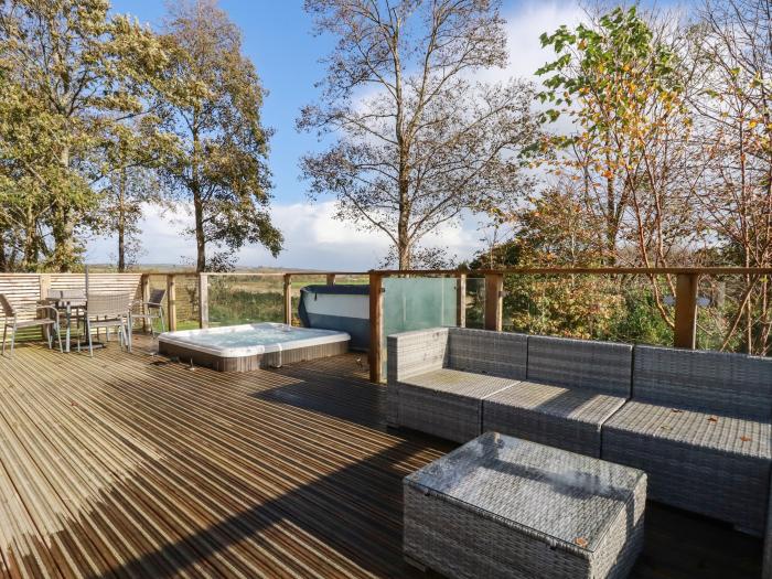 20 Meadow Retreat, Dobwalls, Cornwayy. Hot tub. Sauna. Countryside views. Close to pub. TV. En-suite