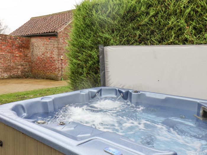 The Pheasantry in Flamborough, East Riding of Yorkshire. Close to shops. Pet-friendly. Hot tub