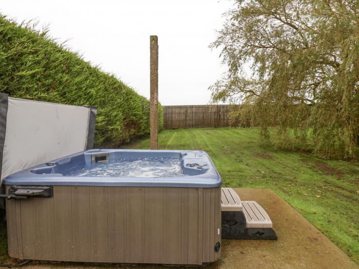 The Pheasantry in Flamborough, East Riding of Yorkshire. Close to shops. Pet-friendly. Hot tub