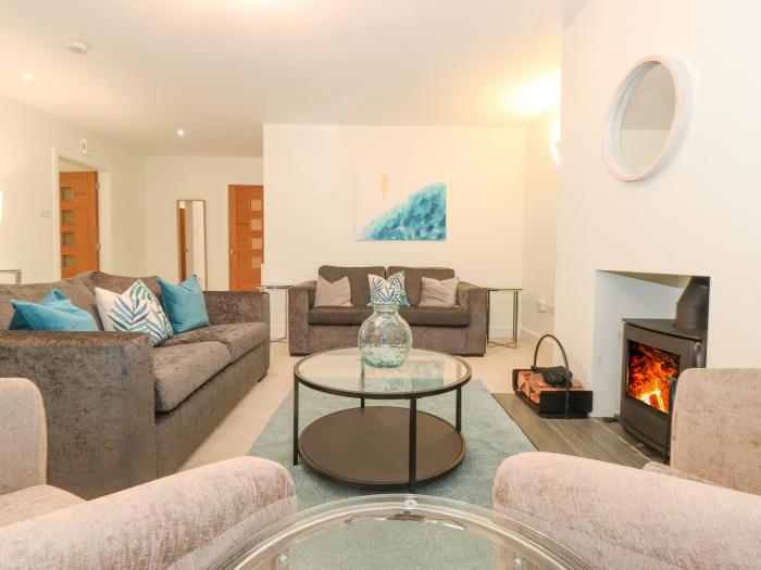 Tandarra, Keswick, Cumbria. Lake District National Park. Close to amenities and a lake. Dog-friendly