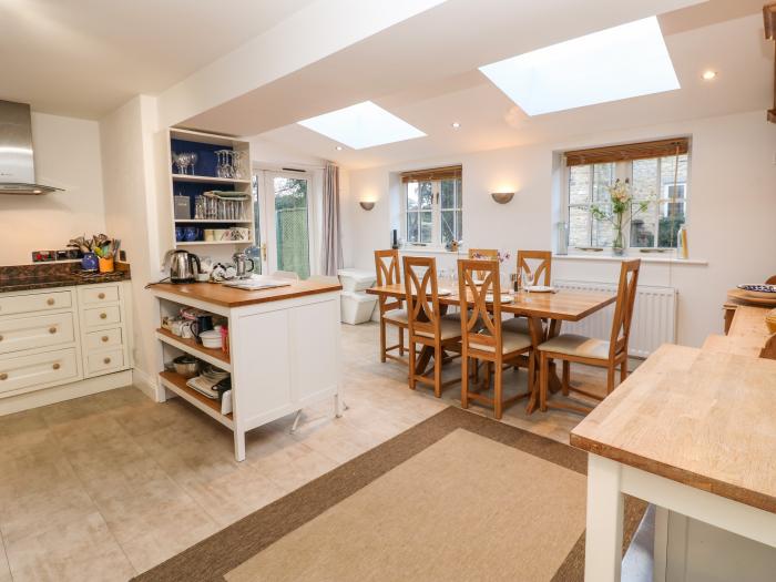 Malt Shovel Cottage near Bedale, North Yorkshire. Woodburning stove. Set next to a stream. Smart TV.