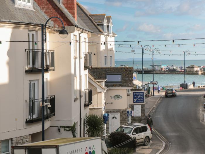 Flat 4, Swanage, Dorset. Close to a shop, pub, and beach. Character property. WiFi. Open-plan. Pets.