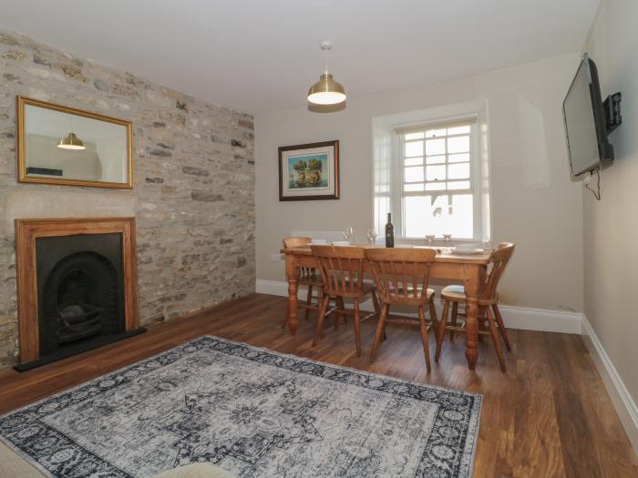 Flat 4, Swanage, Dorset. Close to a shop, pub, and beach. Character property. WiFi. Open-plan. Pets.