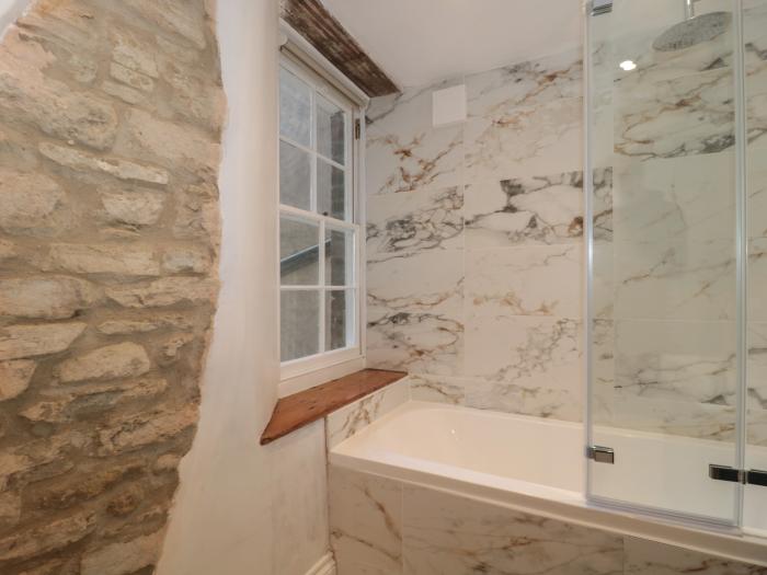 Flat 1, Swanage, Dorset. Couple's retreat. Close to a shop, pub, and beach. Character property. WiFi