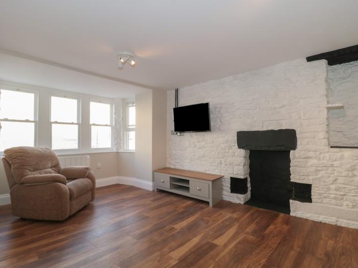 Flat 1, Swanage, Dorset. Couple's retreat. Close to a shop, pub, and beach. Character property. WiFi