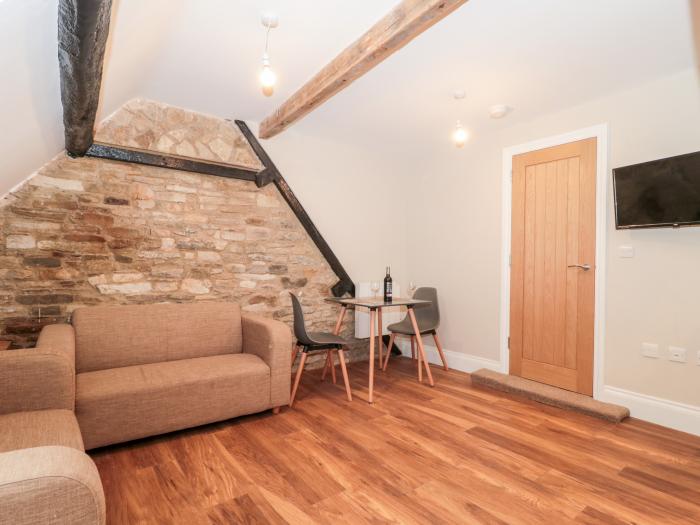 Flat 5, Swanage, Dorset. Couple's retreat. Close to a shop, pub, and beach. Character property. WiFi