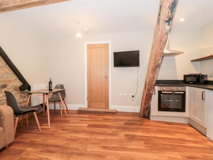 Flat 5, Swanage, Dorset. Couple's retreat. Close to a shop, pub, and beach. Character property. WiFi