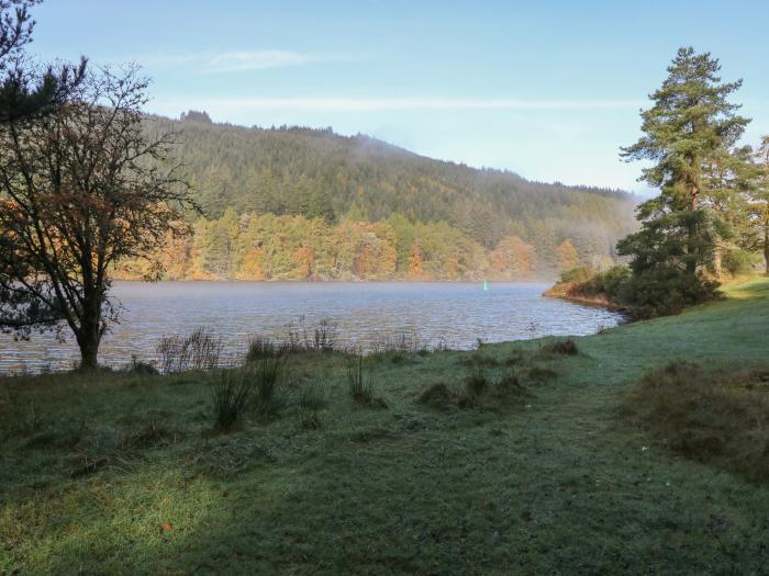 27 Invergarry Lodges is near Invergarry, in Highland. Three-bedroom lodge enjoying loch views. Rural