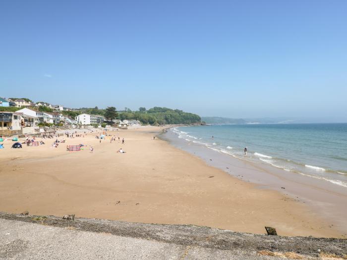 28 Rhodewood House, duplex apartment in Saundersfoot, Pembrokeshire. EV charging. Designated parking