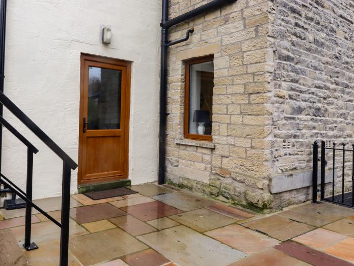 The Robins Holiday Cottage, Haworth, West Yorkshire. Terraced abode just a short walk from amenities