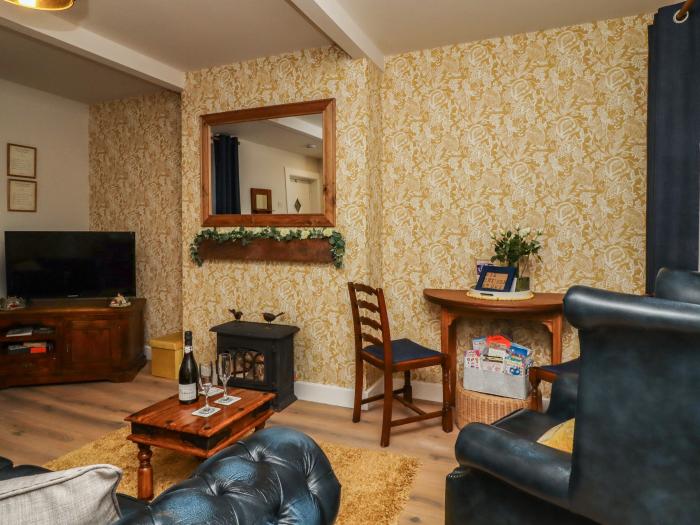 The Robins Holiday Cottage, Haworth, West Yorkshire. Terraced abode just a short walk from amenities