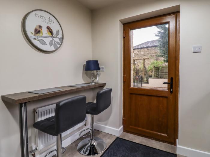 The Robins Holiday Cottage, Haworth, West Yorkshire. Terraced abode just a short walk from amenities