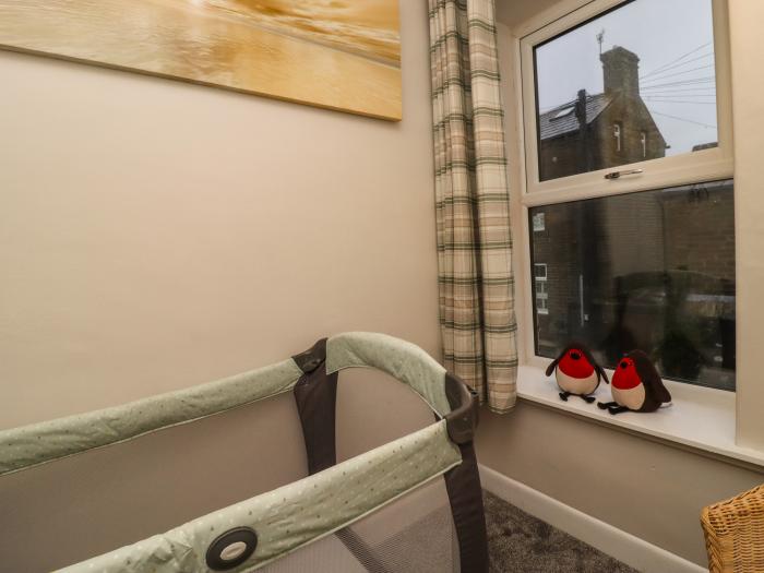 The Robins Holiday Cottage, Haworth, West Yorkshire. Terraced abode just a short walk from amenities