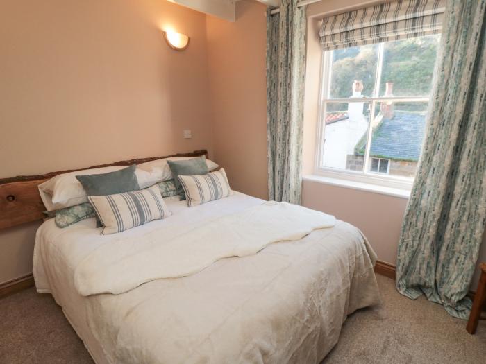 Rose Lea, Staithes, North Yorkshire. Fisherman's Cottage. 200 years old. Electric fire. Pet-friendly