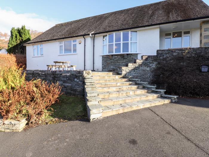 Rainbow End, Grasmere, Cumbria. In National Park. Countryside views. Close to shop, pub, lake. WiFi.