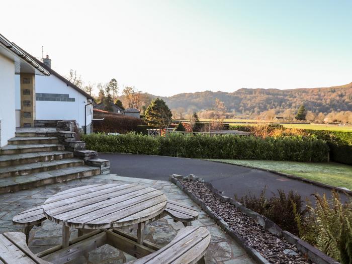 Rainbow End, Grasmere, Cumbria. In National Park. Countryside views. Close to shop, pub, lake. WiFi.