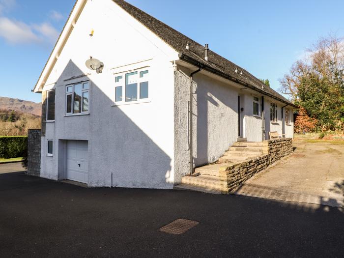 Rainbow End, Grasmere, Cumbria. In National Park. Countryside views. Close to shop, pub, lake. WiFi.