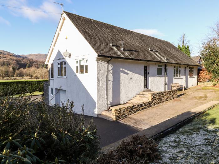 Rainbow End, Grasmere, Cumbria. In National Park. Countryside views. Close to shop, pub, lake. WiFi.