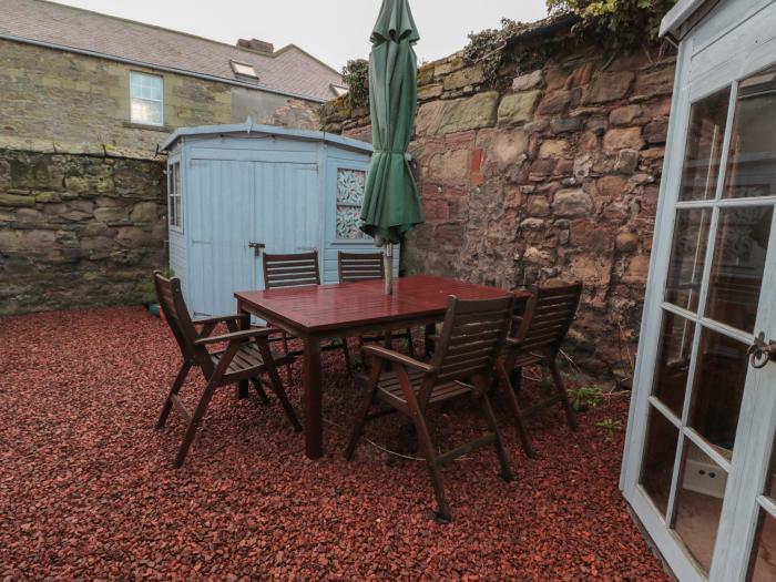 The Haven, North Sunderland near Seahouses, Northumberland. Close to a pub. Pet-friendly. Garden. TV