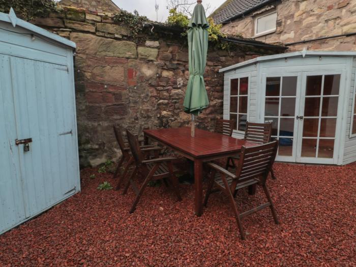 The Haven, North Sunderland near Seahouses, Northumberland. Close to a pub. Pet-friendly. Garden. TV