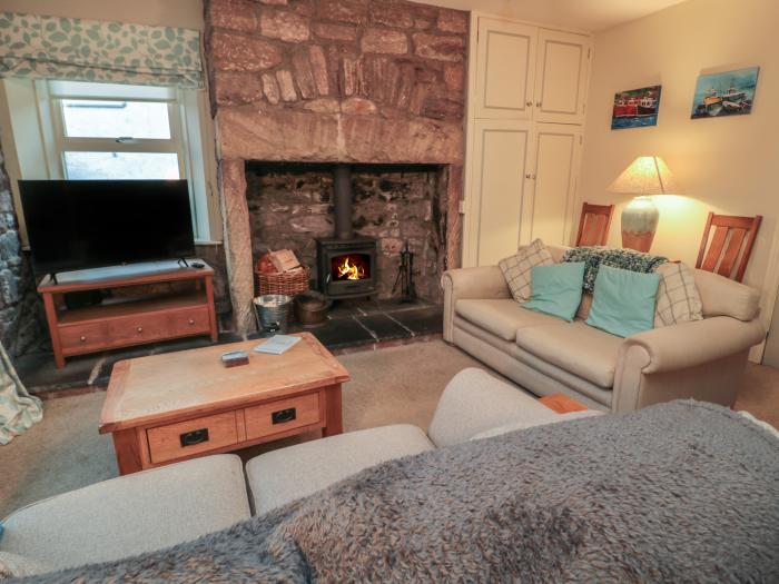 The Haven, North Sunderland near Seahouses, Northumberland. Close to a pub. Pet-friendly. Garden. TV