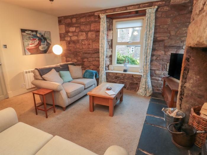 The Haven, North Sunderland near Seahouses, Northumberland. Close to a pub. Pet-friendly. Garden. TV