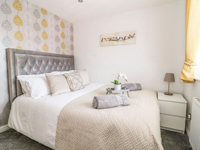 The Whyte Retreat is in Hornsea, in East Riding of Yorkshire. Three-bedroom home, ideal for families