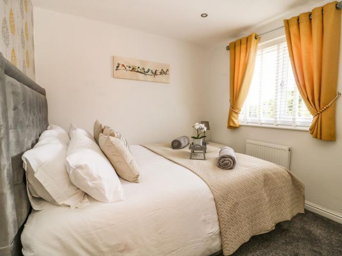 The Whyte Retreat is in Hornsea, in East Riding of Yorkshire. Three-bedroom home, ideal for families