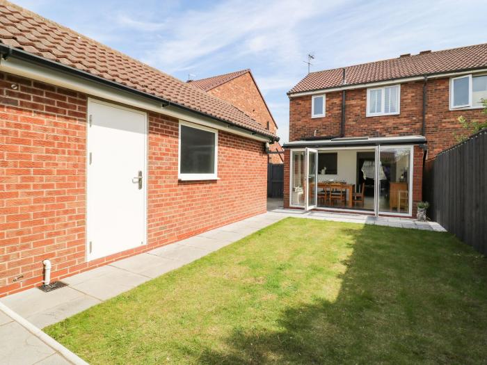 The Whyte Retreat is in Hornsea, in East Riding of Yorkshire. Three-bedroom home, ideal for families