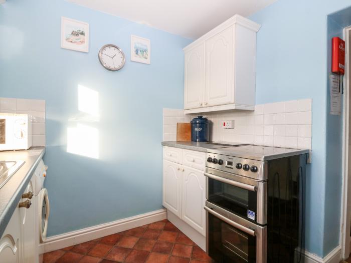 2 Bryn Hyfryd, Abersoch, Gwynedd. Near a shop, pub and beach. Pet-friendly. Smart TV. Electric fire.