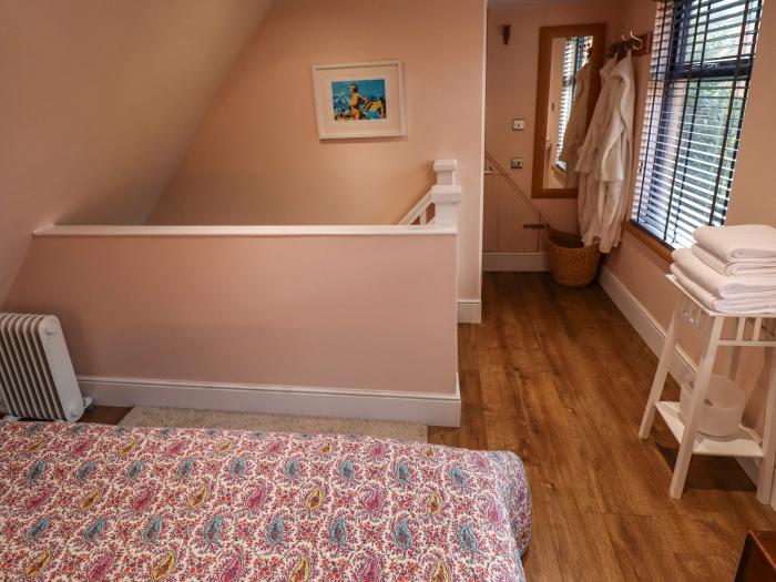 The Granary Owl House in Pilham, Lincolnshire. One-bedroom bolthole ideal for couples. Pet-friendly.