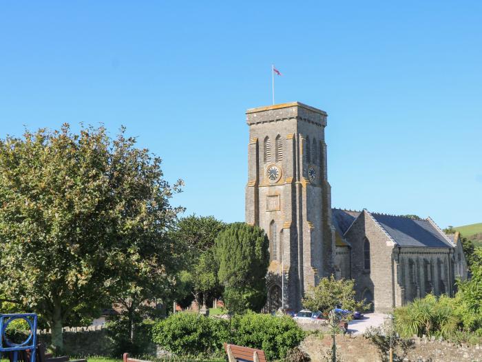 Firm Anchor in Salcombe, Devon. Close to amenities and a beach. Estuary and countryside views. Dogs.