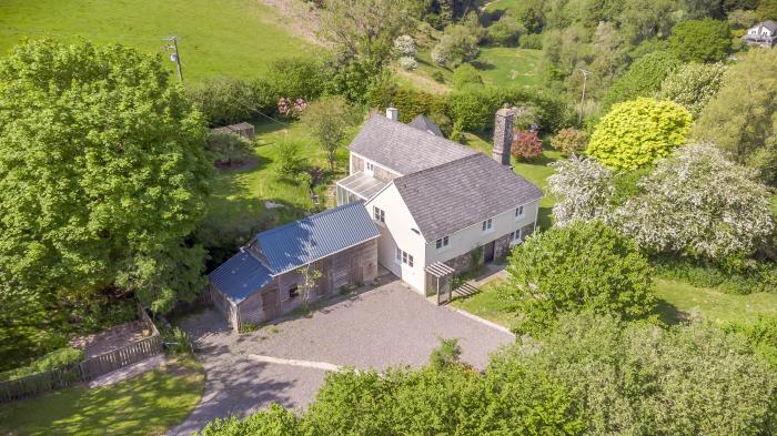 Whitley Farm in Molland, Devon. Detached, 17th century farmhouse. Countryside location. Pet-friendly