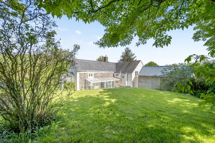 Whitley Farm in Molland, Devon. Detached, 17th century farmhouse. Countryside location. Pet-friendly