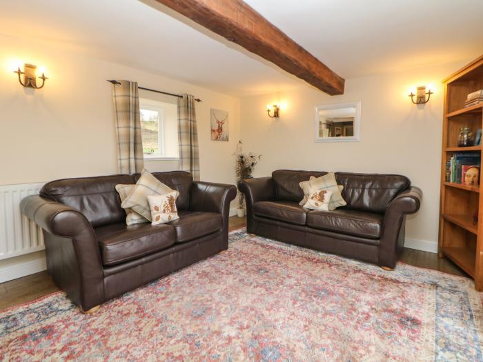 Dale View Cottage, Youlgreave, Derbyshire. Pet-friendly. Lovely views. In a National Park. TV. WiFi.