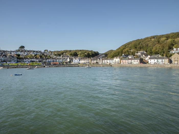 Gweldon - Anchor Deck, Borth-y-Gest near Porthmadog, Gwynedd. Near National Park. Close to beach. TV