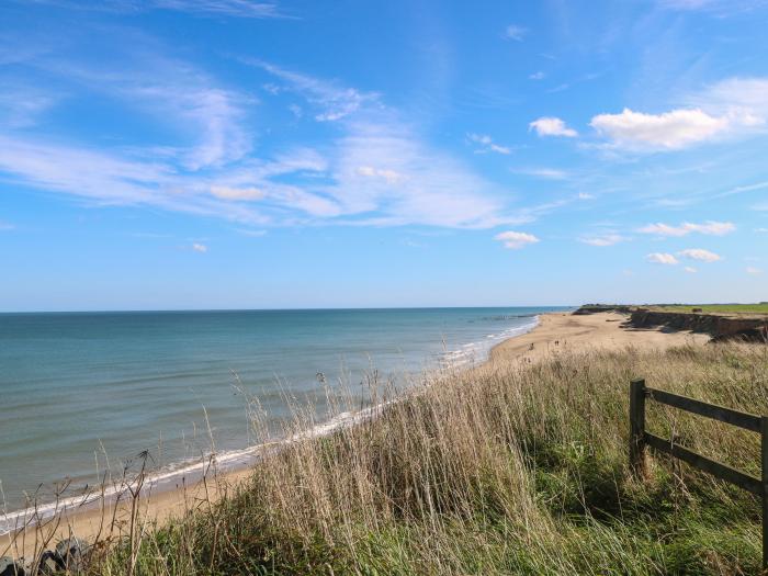 Lanthorn Cottage in Happisburgh, Norwich, East Anglia. Dog-friendly. Family-friendly. Near a beach.