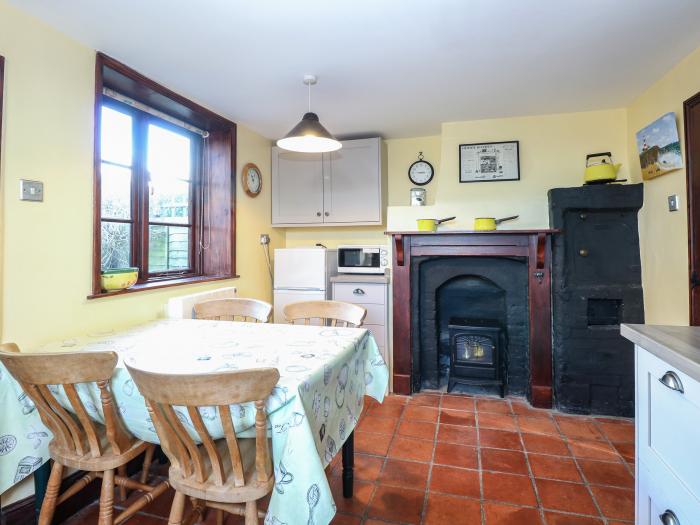 Lanthorn Cottage in Happisburgh, Norwich, East Anglia. Dog-friendly. Family-friendly. Near a beach.