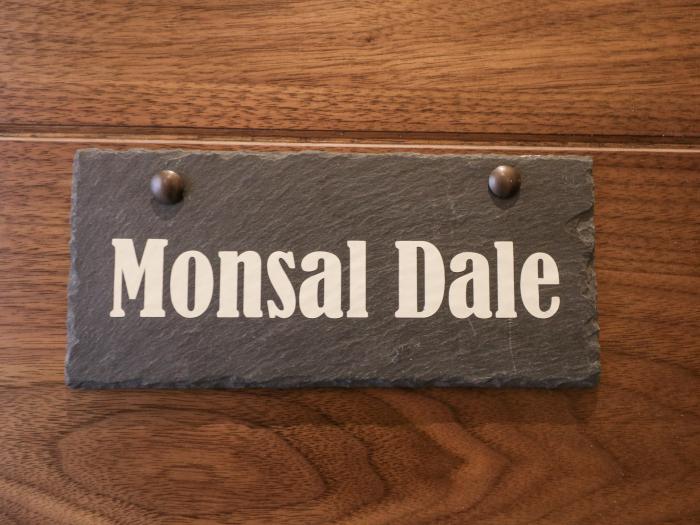 Monsal Dale, Ashbourne, Derbyshire. Near Peak District National Park. Dog-friendly. Close amenities.