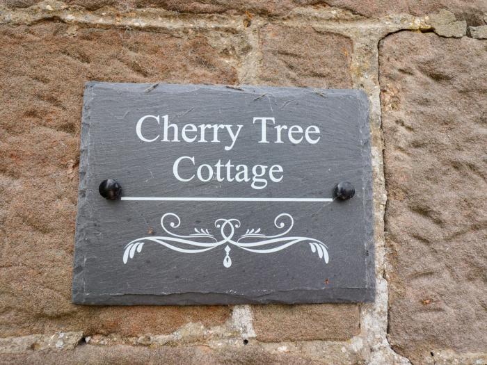 Cherry Tree Cottage, Fallodon near Embleton, Northumberland. Near beach. Near National Park. Pet. TV