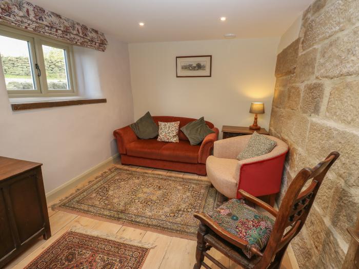 The Farmhouse, East Morton, West Yorkshire. Countryside views. Pet-friendly. Woodburning stove. WiFi