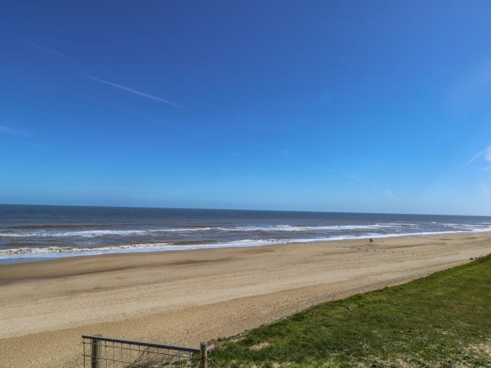 17 Beach Haven, Bacton, Norfolk. Detached lodge set on a small site with level, direct beach access.