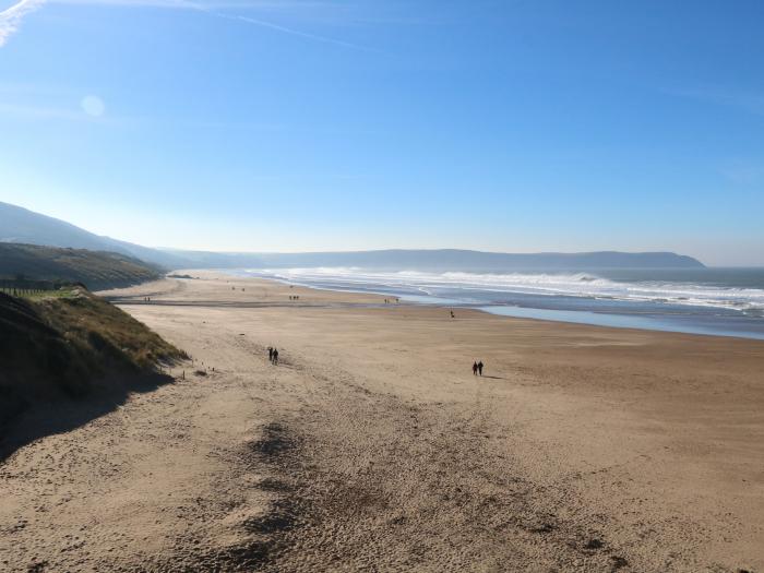 The Linhay in Muddiford near West Down, Devon. Near Exmoor National Park. Pet-friendly. Pretty views