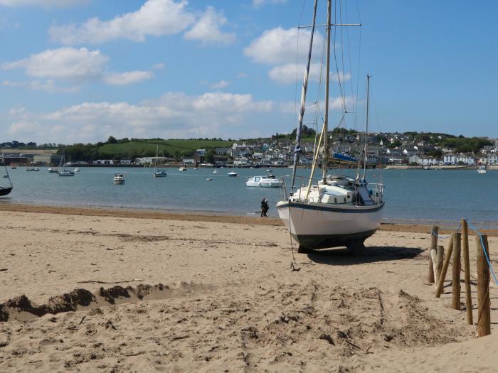 Wheelhouse in Muddiford near West Down, Devon. Near Exmoor National Park. Pet-friendly. Pretty views