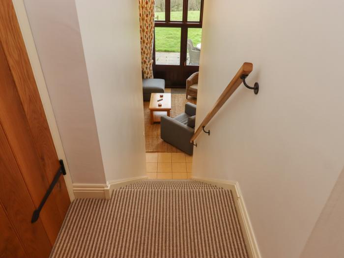 The Old Barn at Waterland Farm, Bradworthy, Devon. Close to National Park. Garden. Smart TV