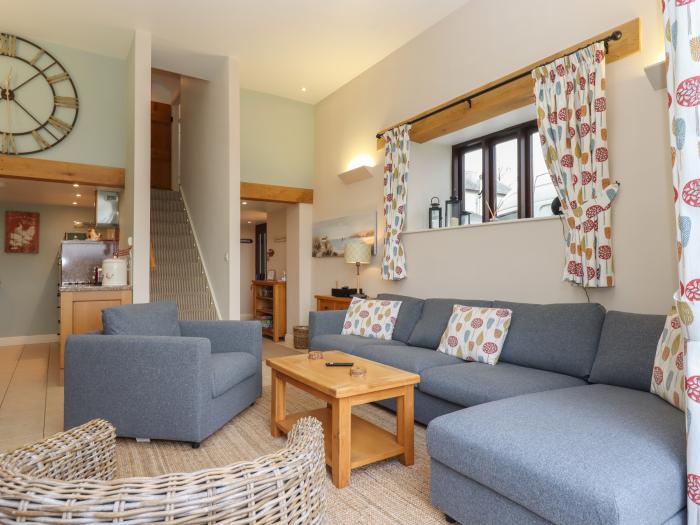 The Old Barn at Waterland Farm, Bradworthy, Devon. Close to National Park. Garden. Smart TV