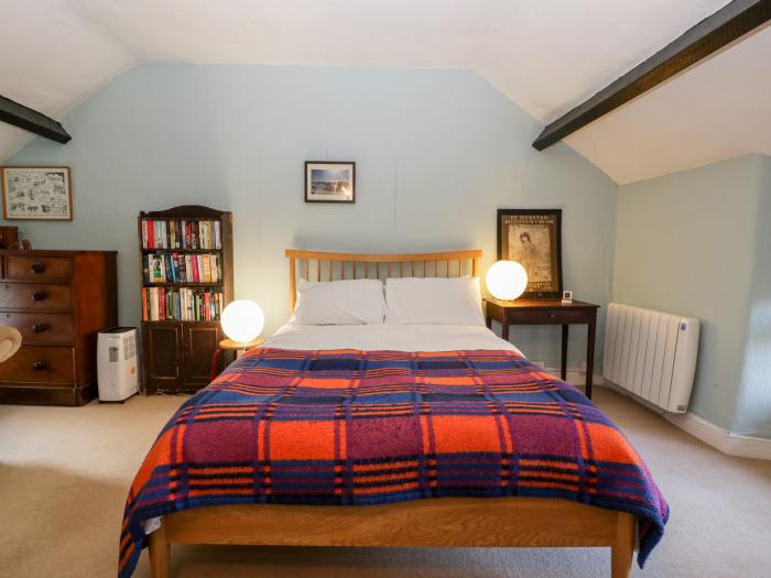 Yew Tree Cottage, Docklow, near Leominsyter, Herefordshire. Couple's retreat. Near AONB. Pet allowed