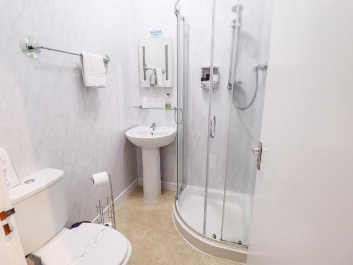 Caxton House, thirteen-bedroom holiday home in Skegness town centre, Lincolnshire. Off-road parking.