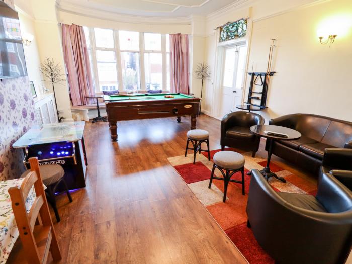 Caxton House, thirteen-bedroom holiday home in Skegness town centre, Lincolnshire. Off-road parking.