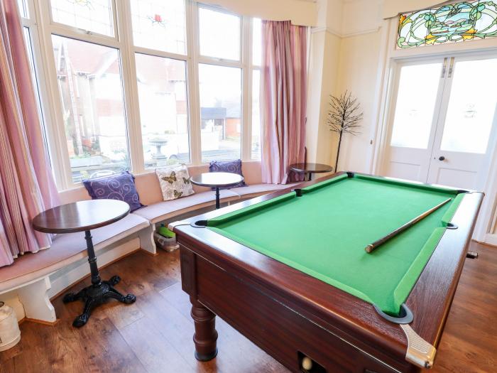 Caxton House, thirteen-bedroom holiday home in Skegness town centre, Lincolnshire. Off-road parking.